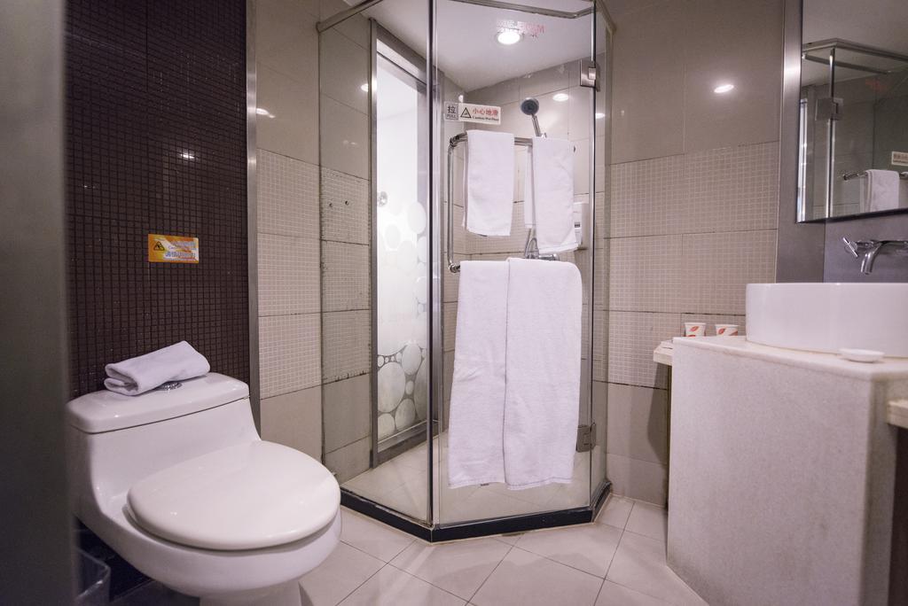 Motel Shanghai Hongqiao Beixinjing Metro Station Tianshan Road Buitenkant foto