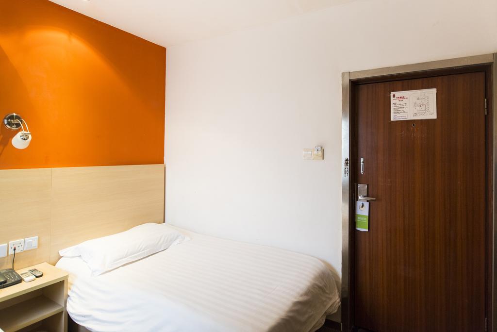 Motel Shanghai Hongqiao Beixinjing Metro Station Tianshan Road Buitenkant foto