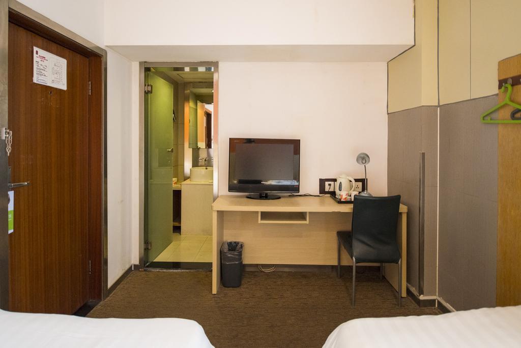 Motel Shanghai Hongqiao Beixinjing Metro Station Tianshan Road Buitenkant foto